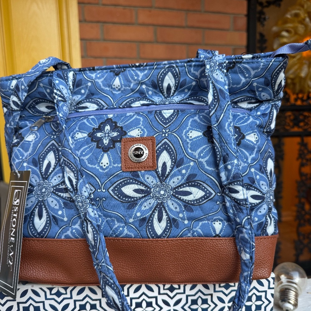 Paisley Blue & Tan Purse New with tags